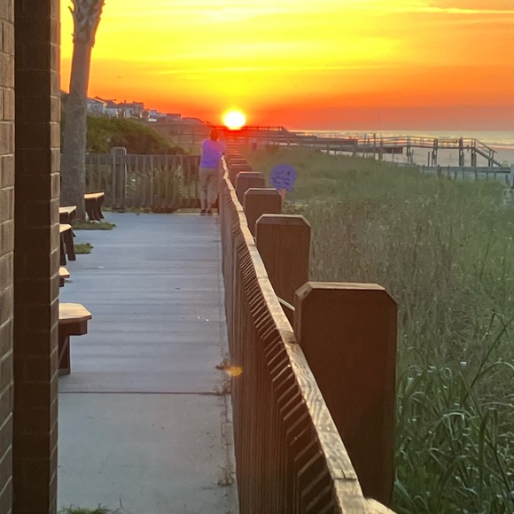 I’m previewing this unlisted item! come see it on @annaconda’s Live s… - Picture 2 of 3